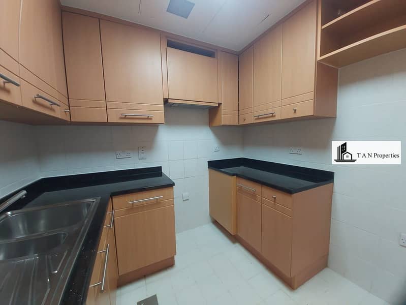 CHILLER FREE | SKYLINE VIEW | NEARBY METRO - Image 12