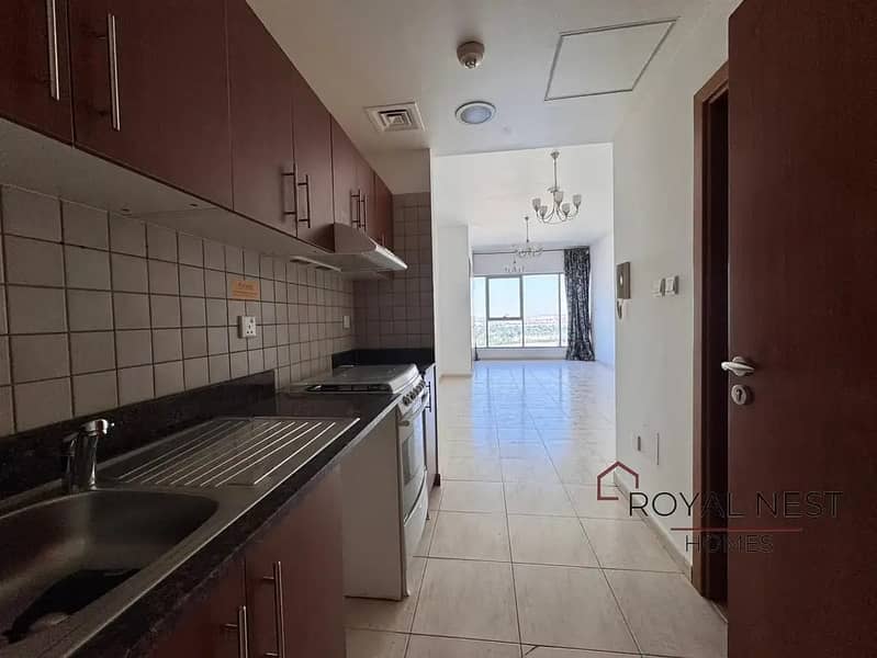 Vacant | Good Deal | Spacious Layout | Mid Floor