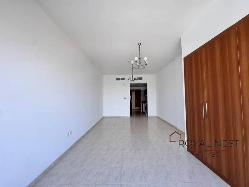 Vacant | Good Deal | Spacious Layout | Mid Floor