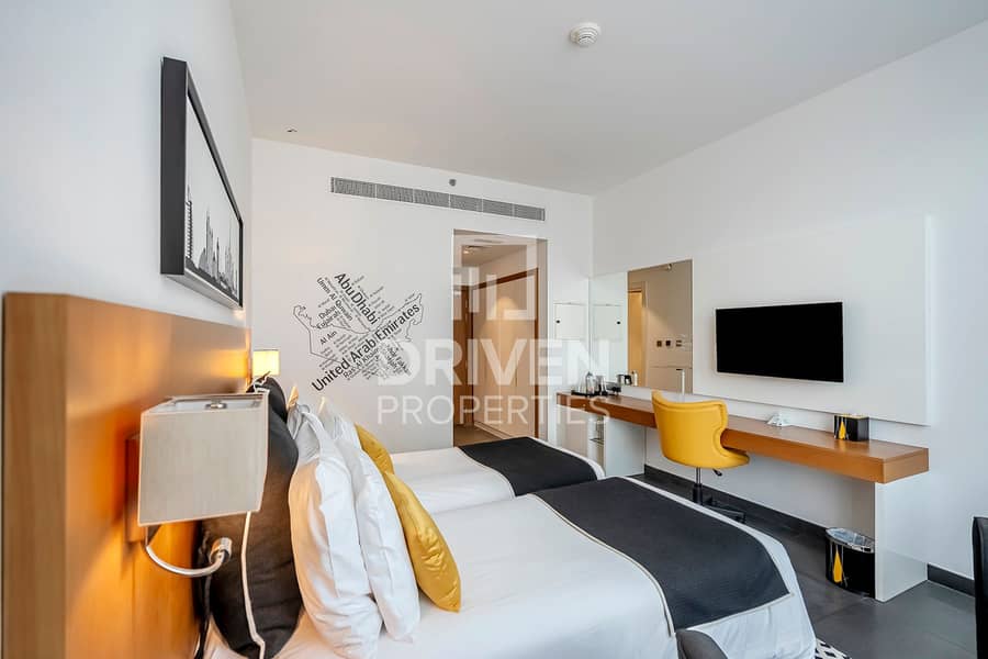 Well-managed | High-end Finishing and Vacant - Image 6