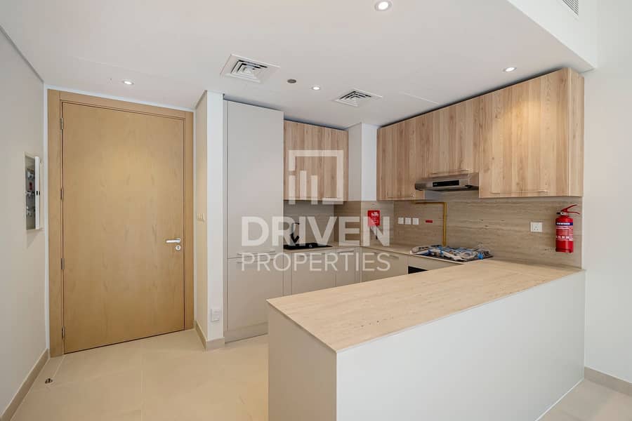 Ready to Move-in | Spacious Layout with Storage - Image 8