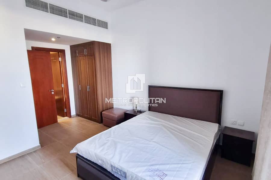 Spacious Layout | Furnished | Vacant 24 January