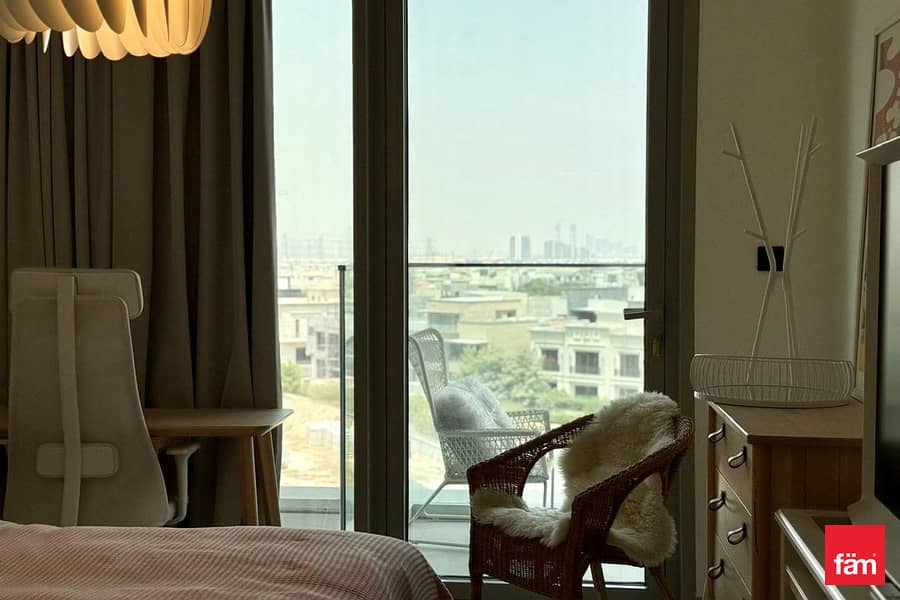 Prime Location | Fully Furnished | Modern - Image 11