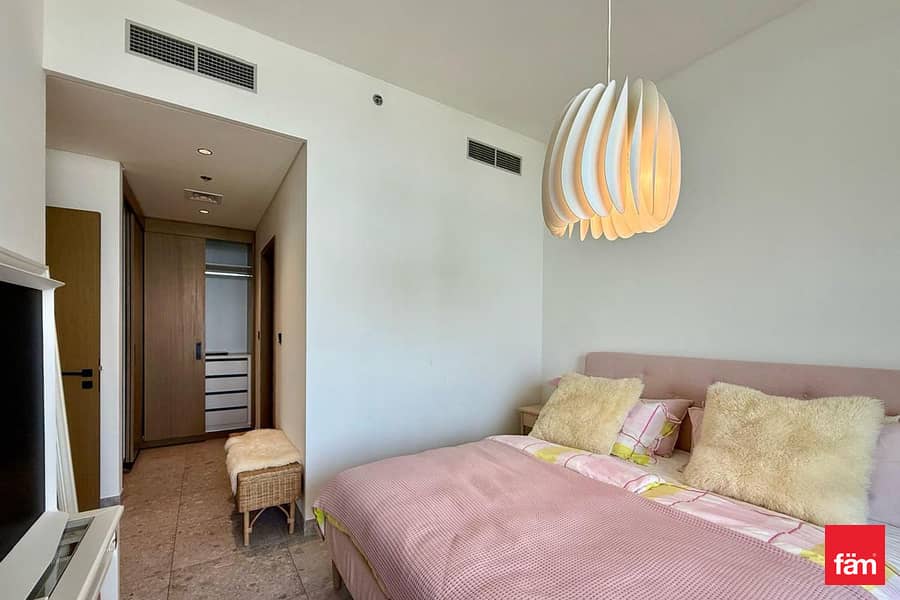 Prime Location | Fully Furnished | Modern - Image 16