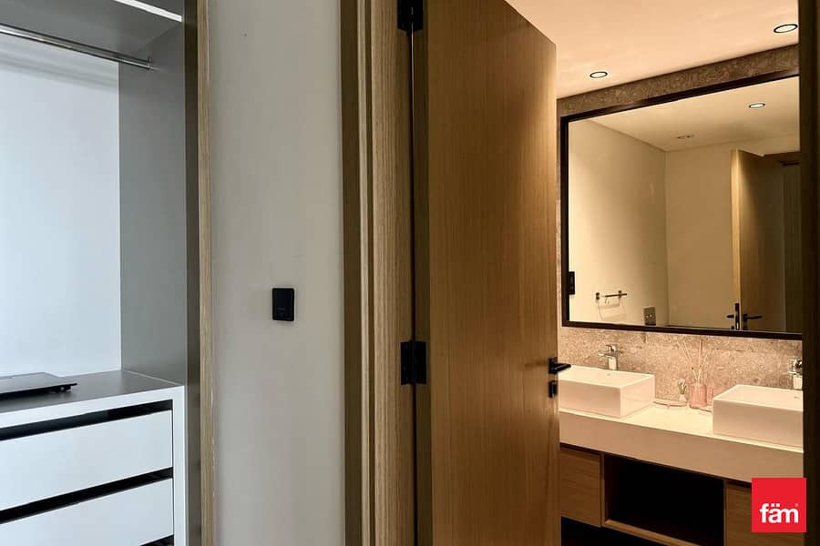 Prime Location | Fully Furnished | Modern - Image 20