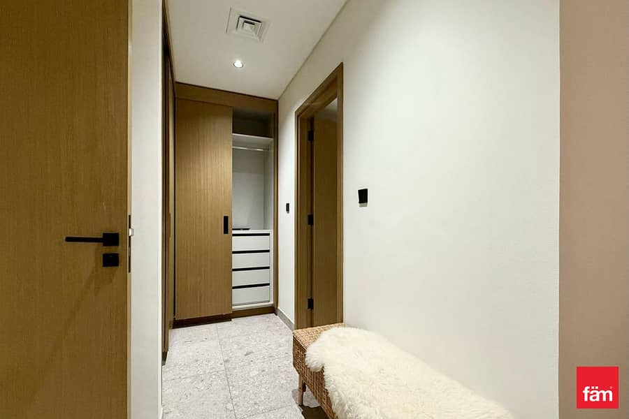 Prime Location | Fully Furnished | Modern - Image 22