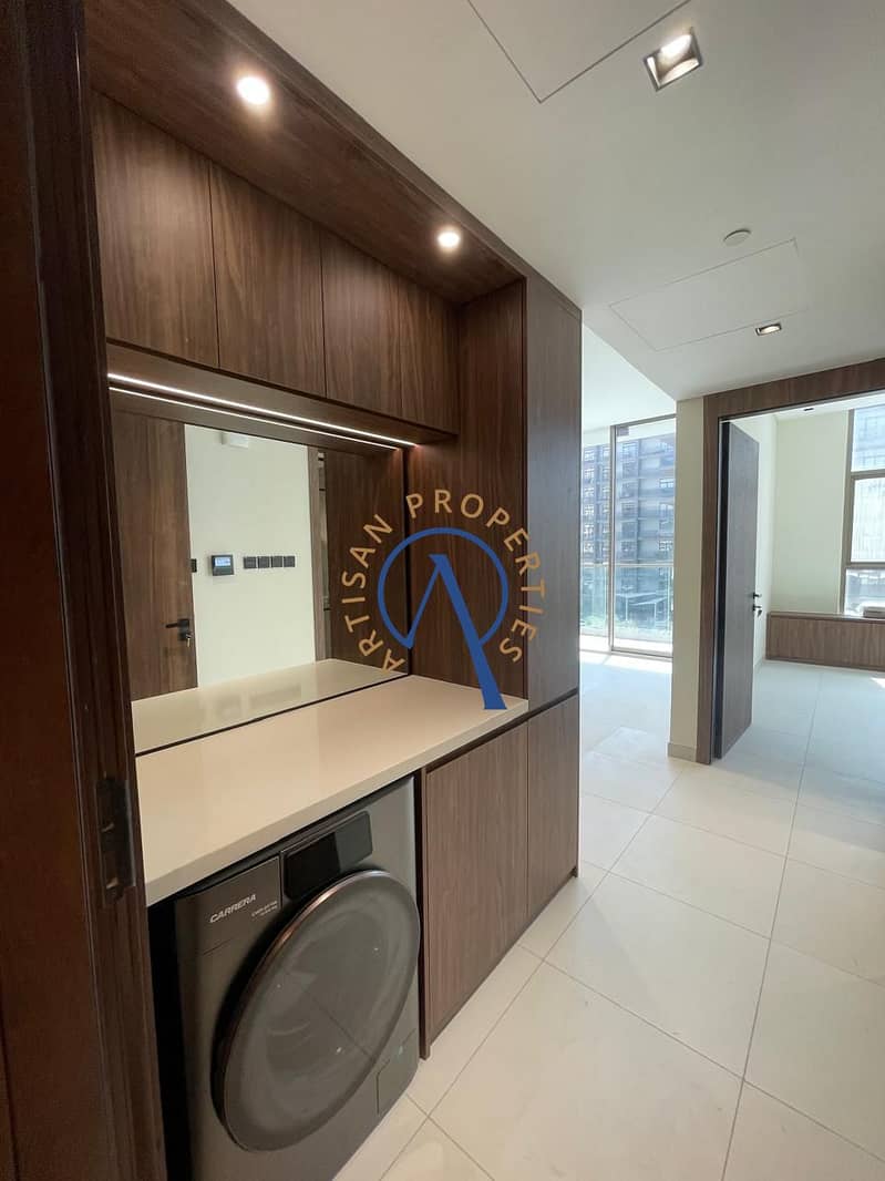 VACANT | MODERN TOUCHES | PRIME CITY LOCATION