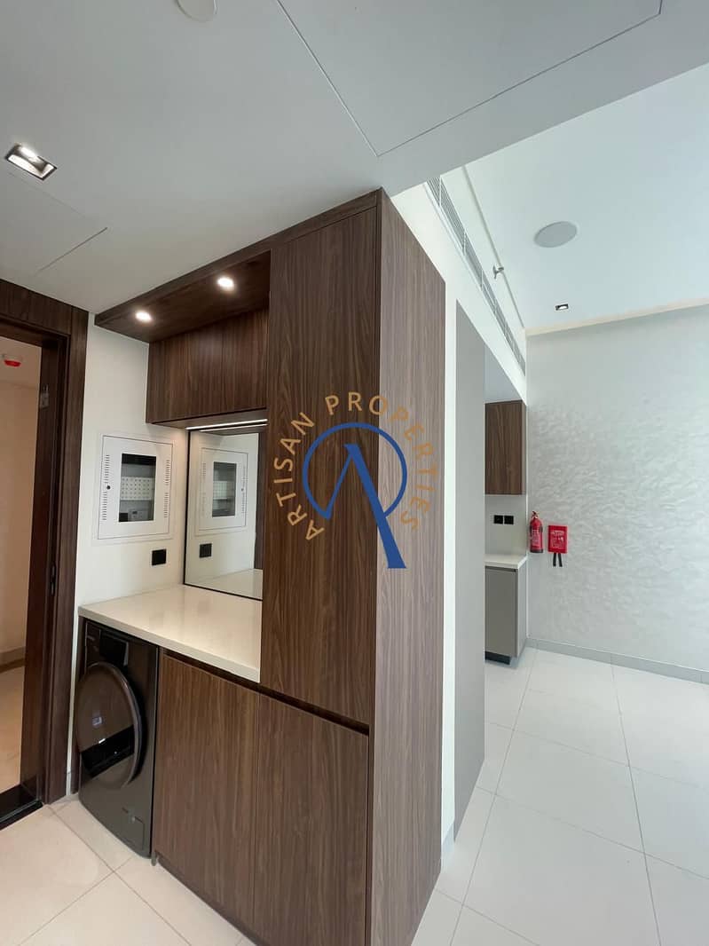 VACANT | MODERN TOUCHES | PRIME CITY LOCATION