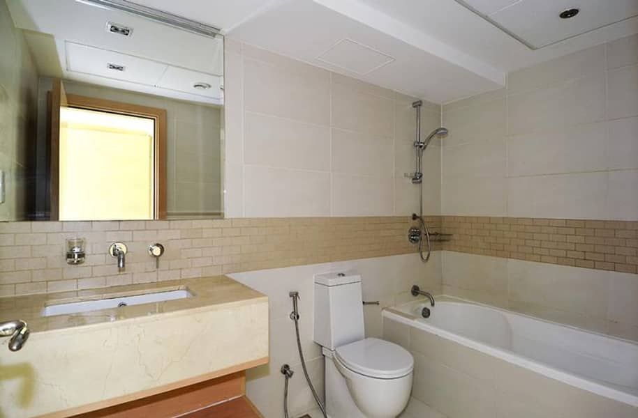 Furnished | Upgraded | Marina Views | Jan 2 - Image 10