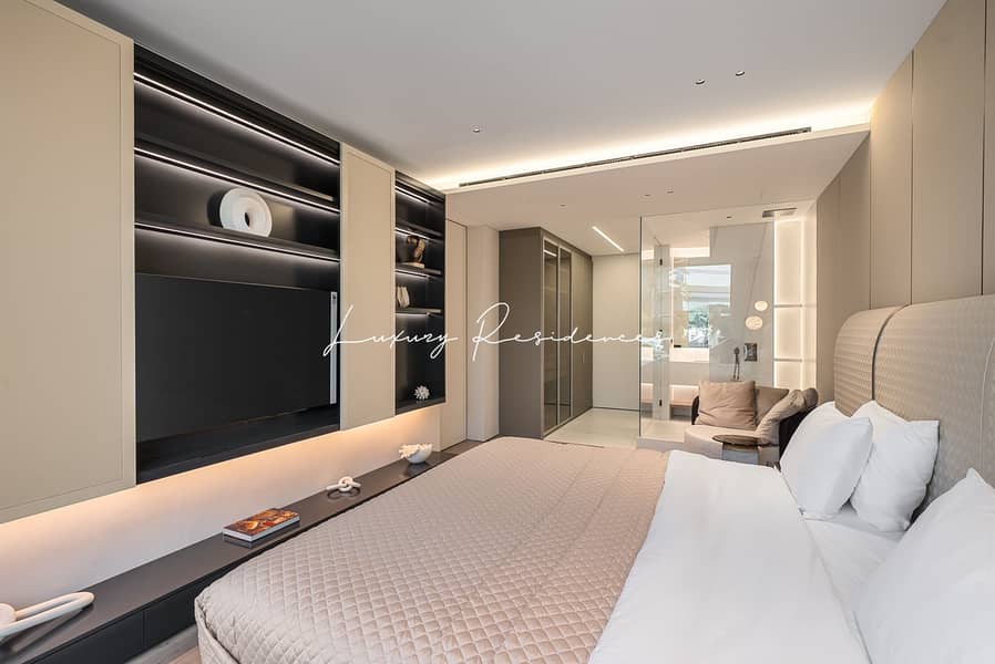 ** Exquisite Brand New Beach Villa Close To Tip **