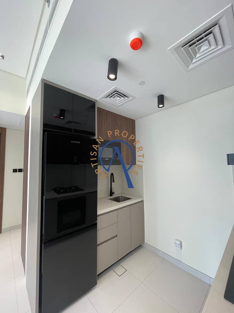 VACANT | MODERN TOUCHES | PRIME CITY LOCATION - Image 6