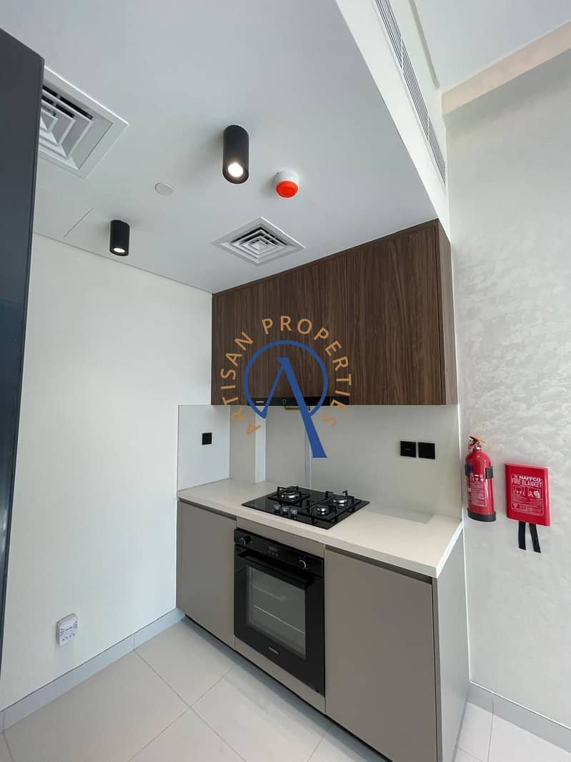 VACANT | MODERN TOUCHES | PRIME CITY LOCATION - Image 7