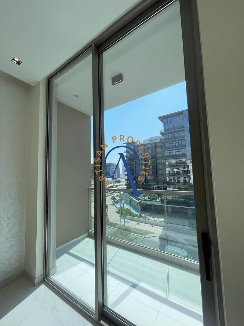 VACANT | MODERN TOUCHES | PRIME CITY LOCATION - Image 10