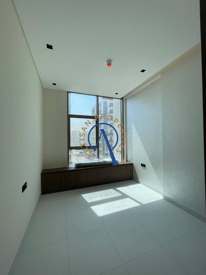 VACANT | MODERN TOUCHES | PRIME CITY LOCATION - Image 11