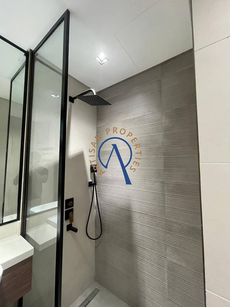 VACANT | MODERN TOUCHES | PRIME CITY LOCATION - Image 16