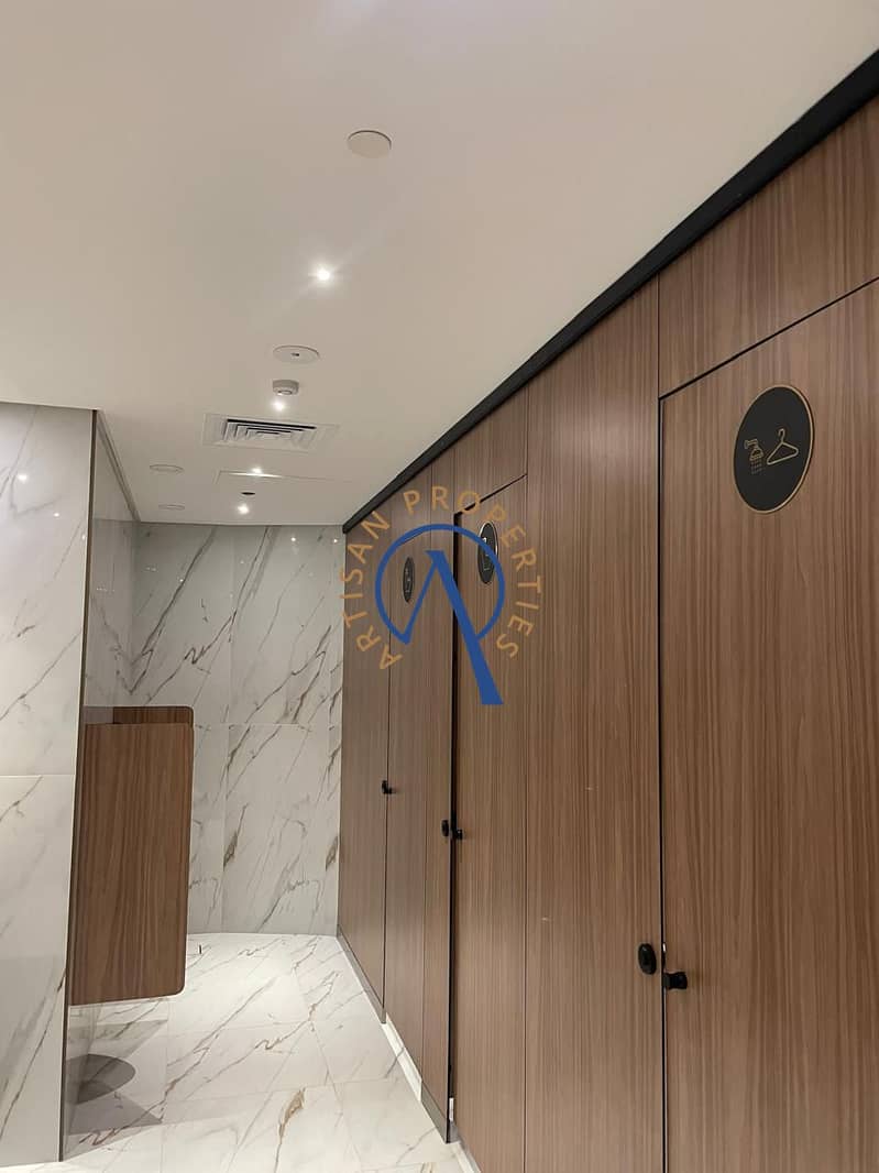 VACANT | MODERN TOUCHES | PRIME CITY LOCATION - Image 29