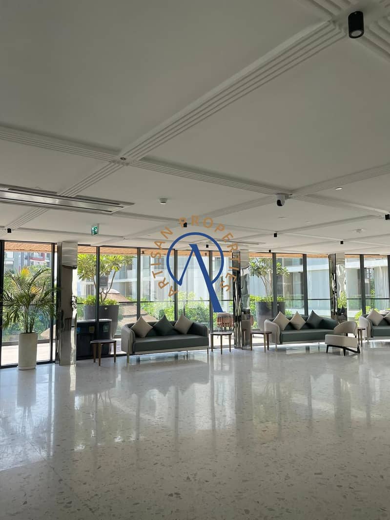 VACANT | MODERN TOUCHES | PRIME CITY LOCATION - Image 31