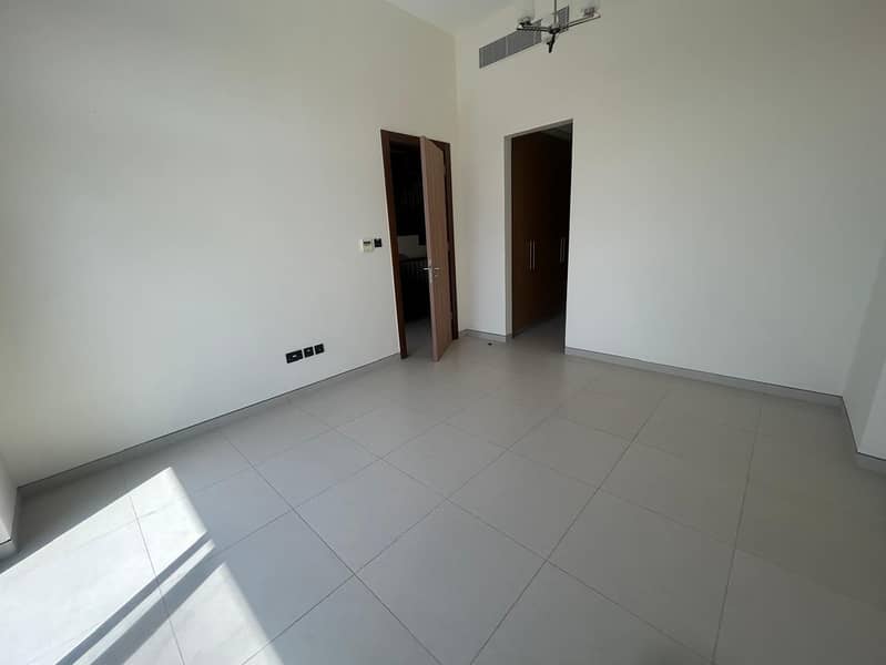 Spacious 5BR + Maid | Private Swimming Pool - Image 11