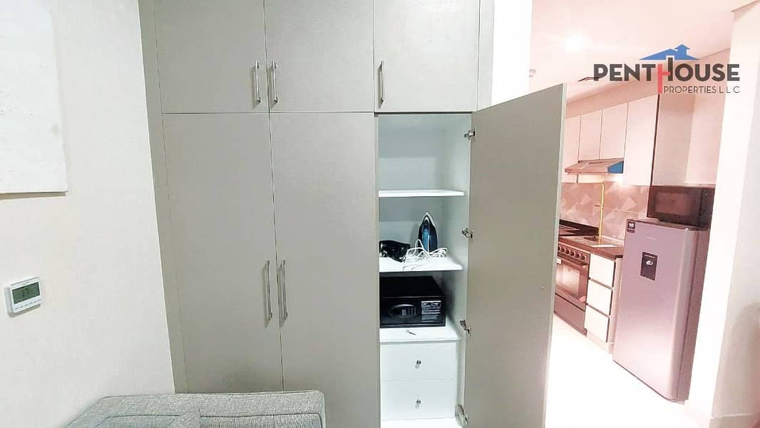 Furnished studio | Creek beach Pool view | Vacant. - Image 7