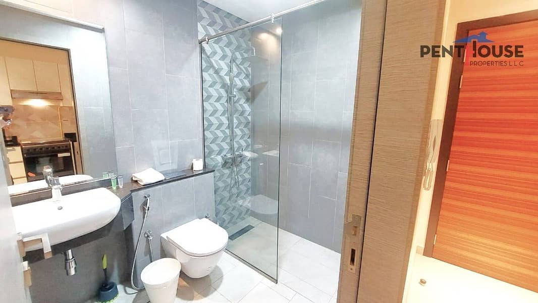 Furnished studio | Creek beach Pool view | Vacant. - Image 17