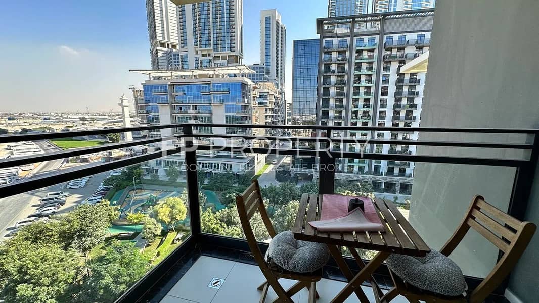 Burj Khalifa View | More Cheqs | Luxury Furnished