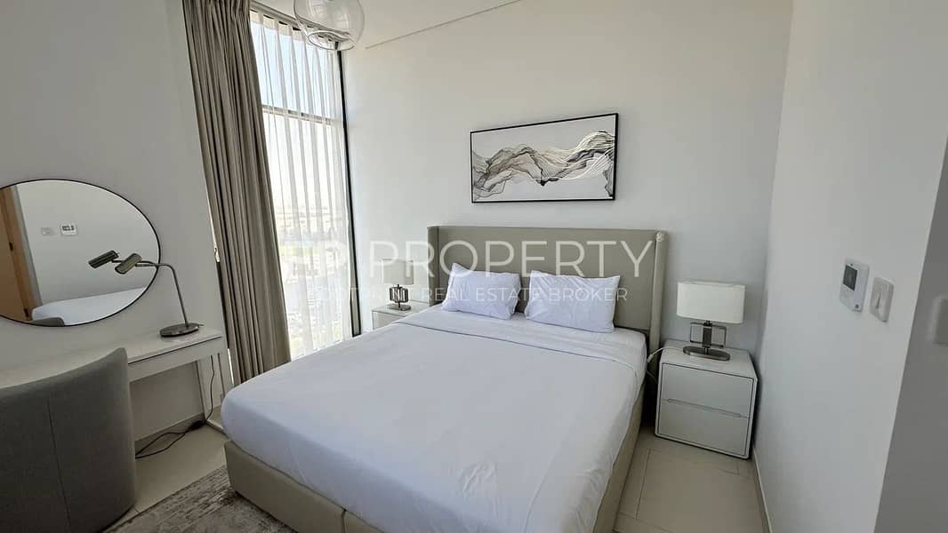 Burj Khalifa View | More Cheqs | Luxury Furnished