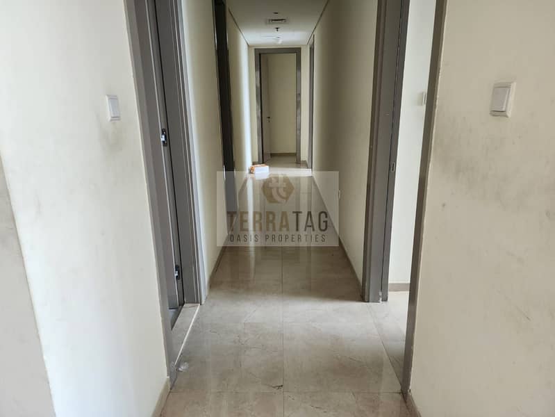 3 bhk | Unfurnished | Next To Metro |