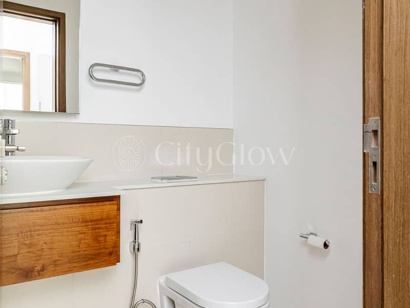 Sleek 1BR | Bright And Spacious | Prime Location - Image 9