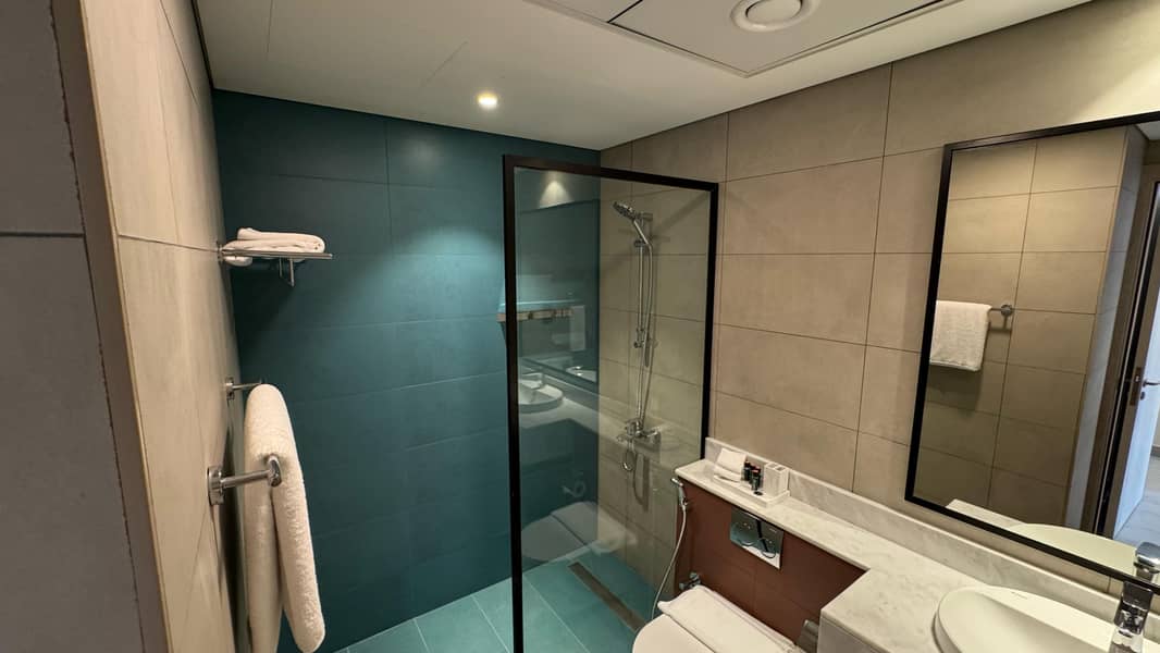 Luxury Living | Full Amenities | Private Zoo - Image 8