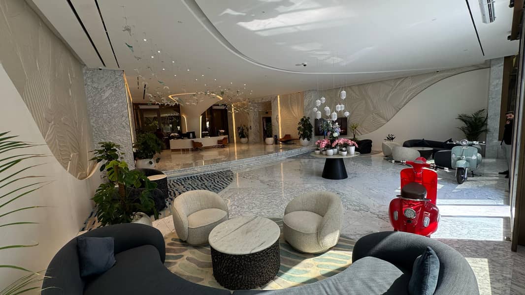 Luxury Living | Full Amenities | Private Zoo - Image 14