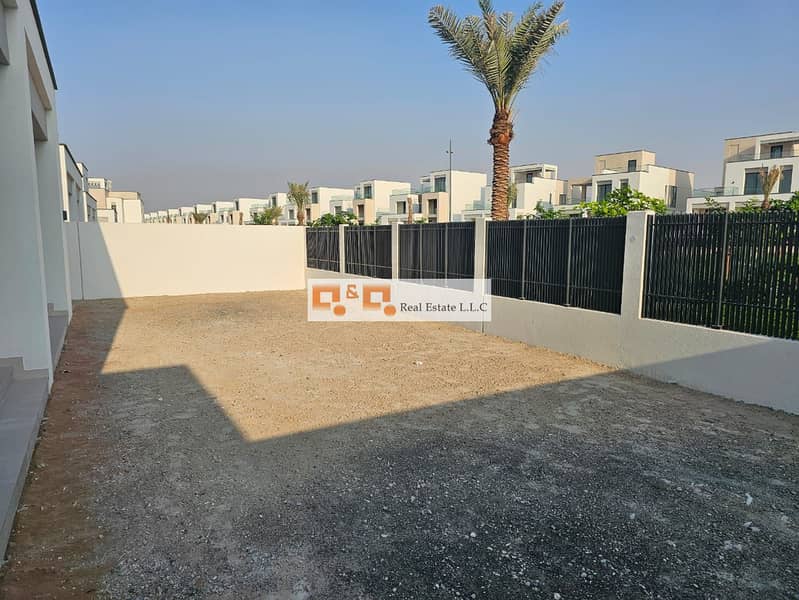 Park Access| Brand New | Near To Amenities