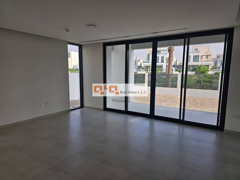 Park Access| Brand New | Near To Amenities