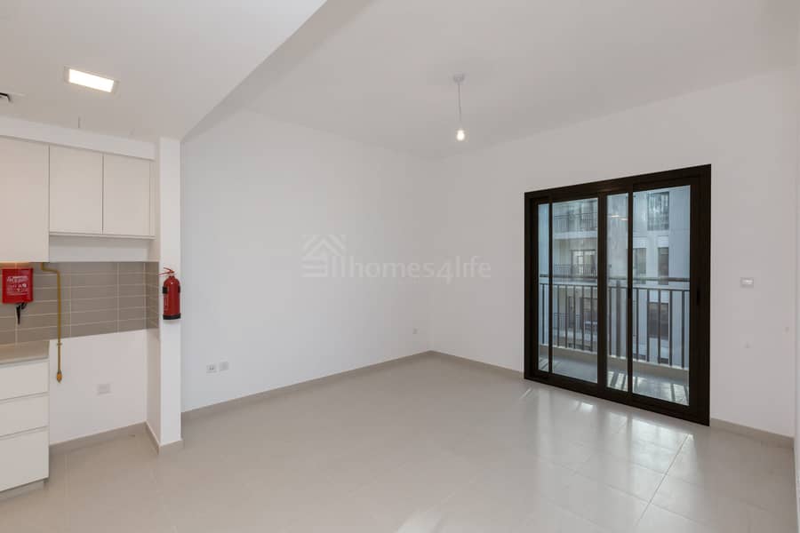 GREAT LOCATION | MID-FLOOR | AVAILABLE NOW