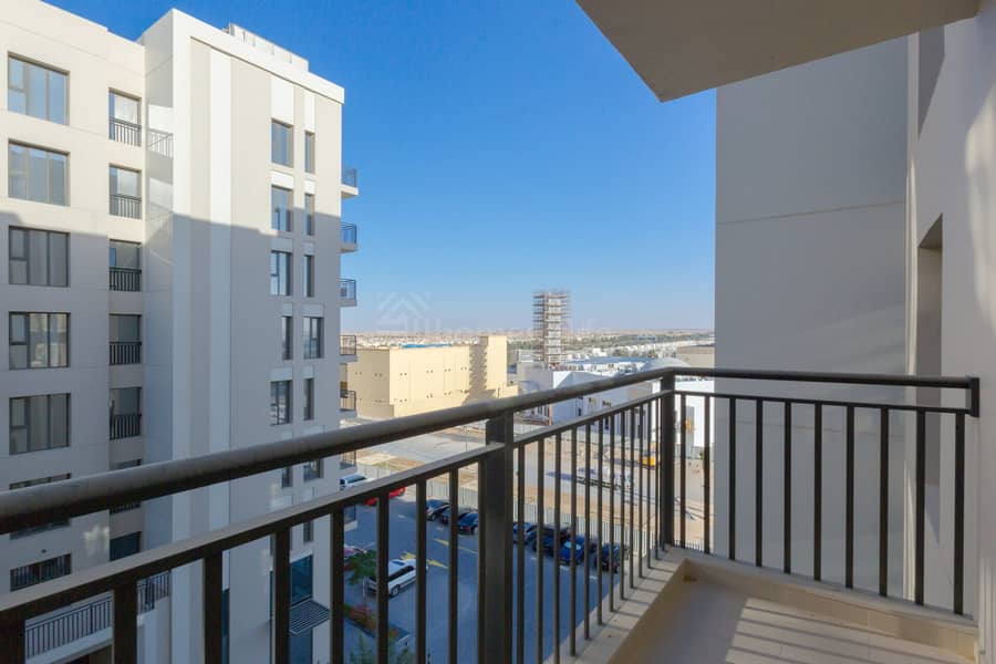 GREAT LOCATION | MID-FLOOR | AVAILABLE NOW - Image 13