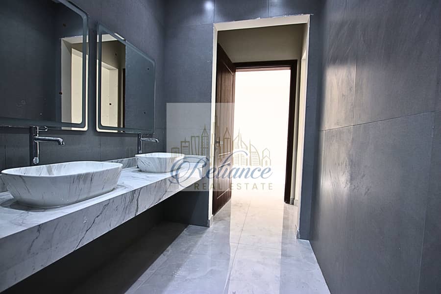 BRAND NEW | LARGE GARDEN | SPACIOUS - Image 10