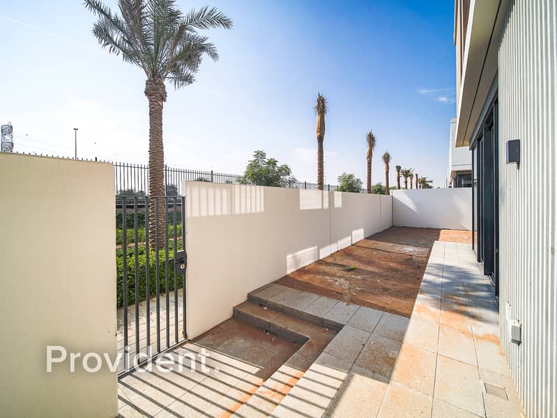 Brand New | Single Row | Near Amenities