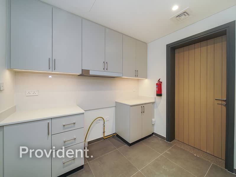 Brand New | Single Row | Near Amenities - Image 6