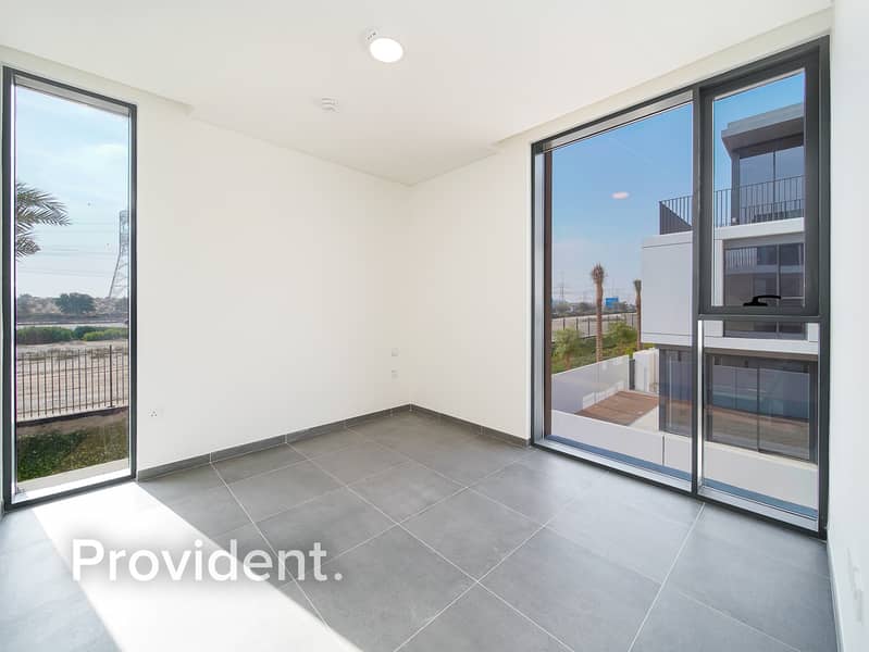 Brand New | Single Row | Near Amenities - Image 27