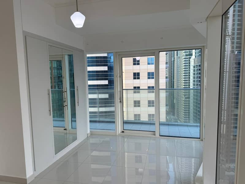 LOWEST PRICE - 3 BEDROOM ON A HIGHER FLOOR - 1 MONTH FREE !