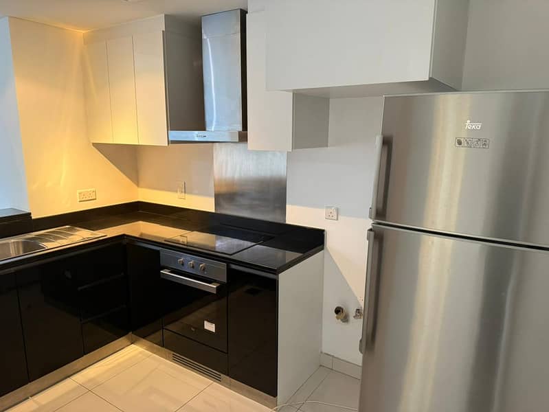 LOWEST PRICE - 3 BEDROOM ON A HIGHER FLOOR - 1 MONTH FREE !