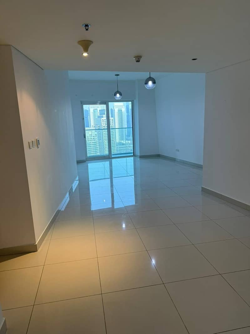 LOWEST PRICE - 3 BEDROOM ON A HIGHER FLOOR - 1 MONTH FREE !