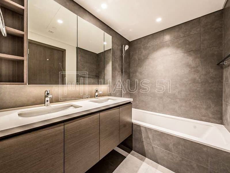 VACANT | WATERFRONT LIVING | MODERN 2 BEDROOM - Image 11