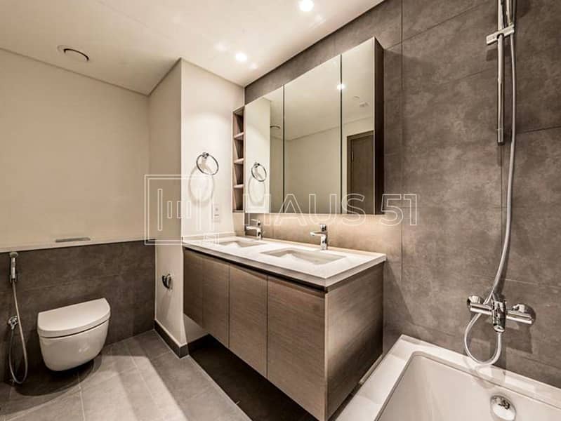 VACANT | WATERFRONT LIVING | MODERN 2 BEDROOM - Image 12