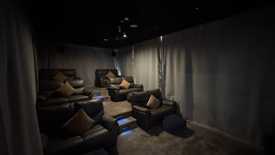 Luxury Living | Full Amenities | Private Zoo - Image 29