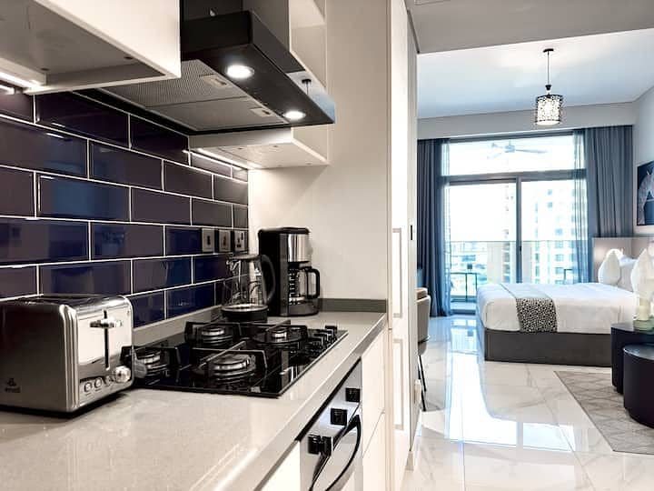 HIGH ROI - Furnished - Balcony - Downtown View - Image 15