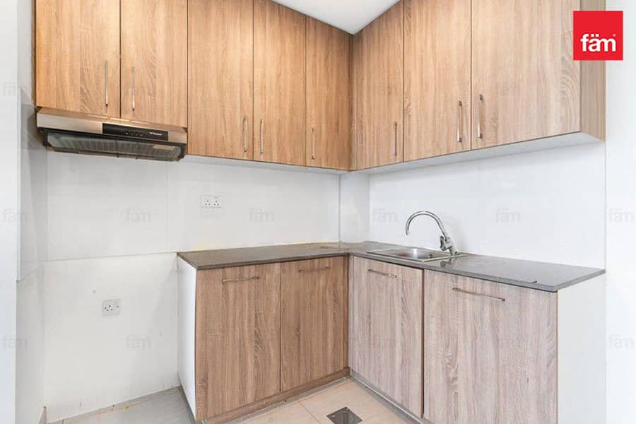 Bright And Spacious Layout With Large Terrace - Image 13