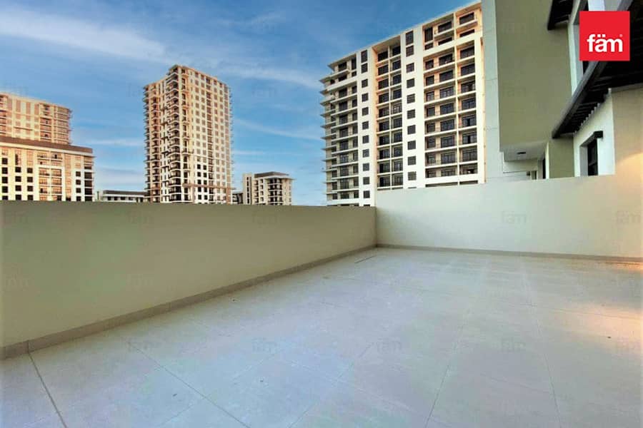 Bright And Spacious Layout With Large Terrace - Image 16