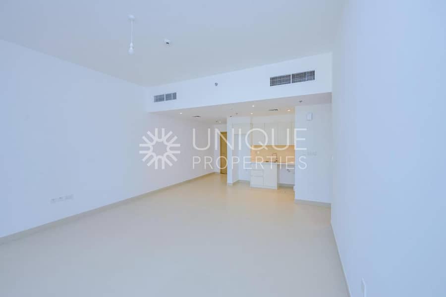 Spacious Layout | Unfurnished | Prime Location - Image 6