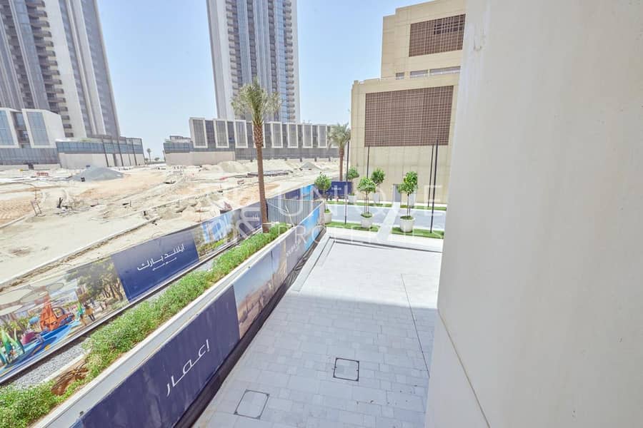 Spacious Layout | Unfurnished | Prime Location - Image 12