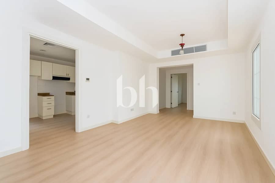 Type 4E | Lake Backing | Single Row | Large Plot